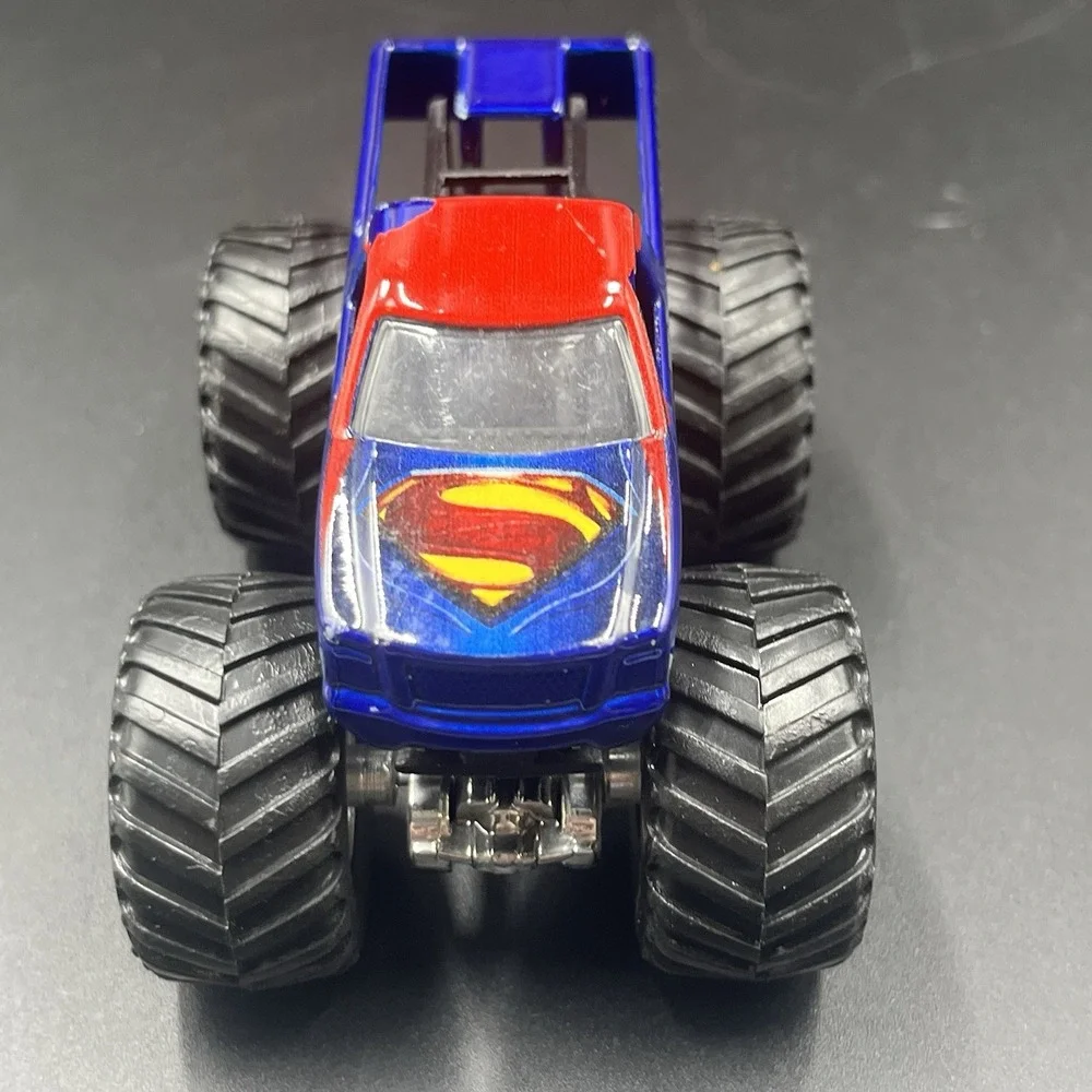 Hot Wheels Monster Jam Spiderman and Superman DC Comics‎ 1:64